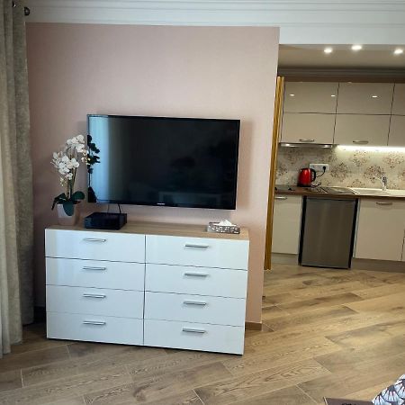 Studio With Swimming Pool 80 Meters Near The Beach Nice Bagian luar foto