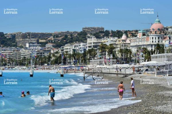 Studio With Swimming Pool 80 Meters Near The Beach Nice Bagian luar foto