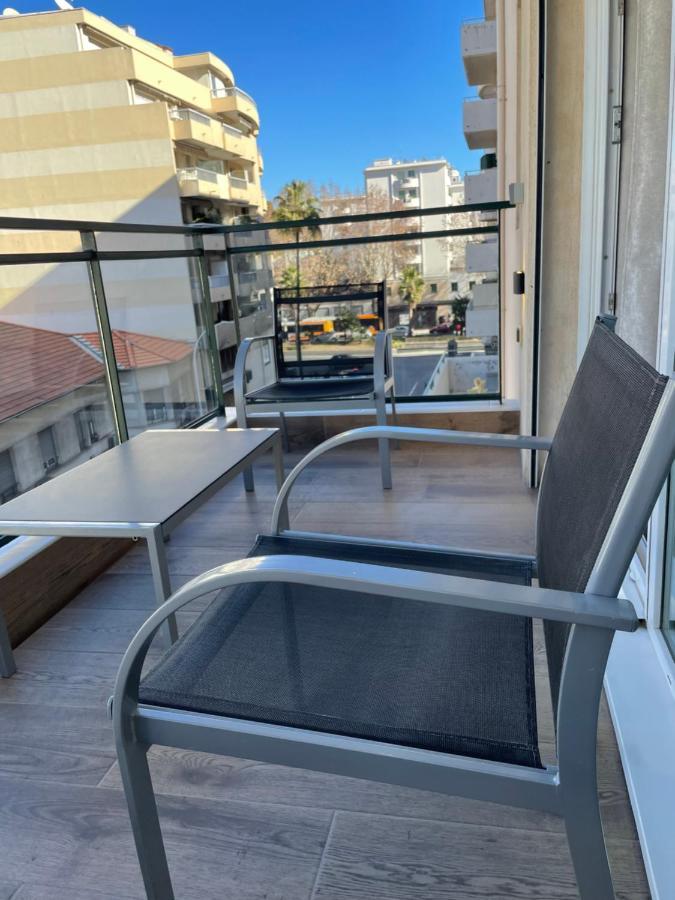 Studio With Swimming Pool 80 Meters Near The Beach Nice Bagian luar foto