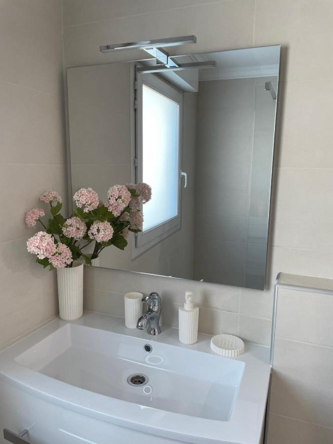 Studio With Swimming Pool 80 Meters Near The Beach Nice Bagian luar foto
